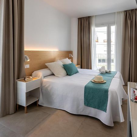 Hotel Oasis Centro Коніль-де-ла-Фронтера Екстер'єр фото